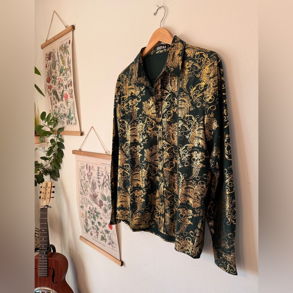 Zeroyaa - Men’s Medium - Green and Gold Dress Shirt